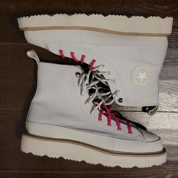 NEW Converse Chuck Taylor Crafted Boots Womens 10 Sneaker Winter Cozy Fleece - Picture 2 of 9